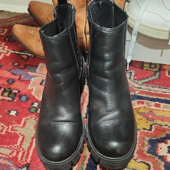 Steve Madden Black Chunky Ankle Boots - Picture 2 of 5